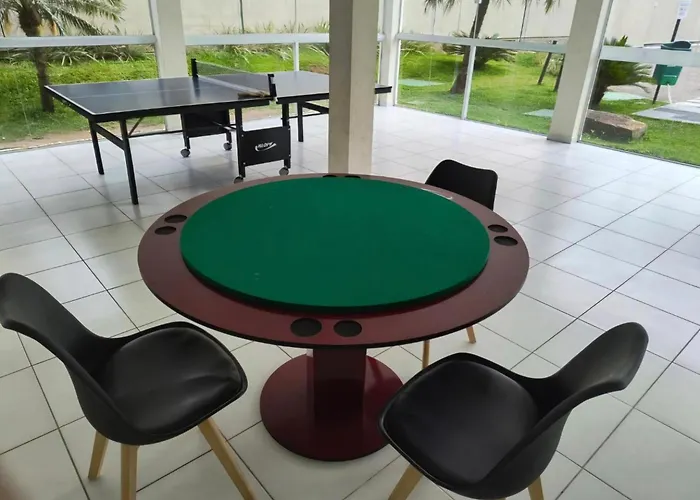Apartamento Com Piscina Ingleses Centro Proximo Praia